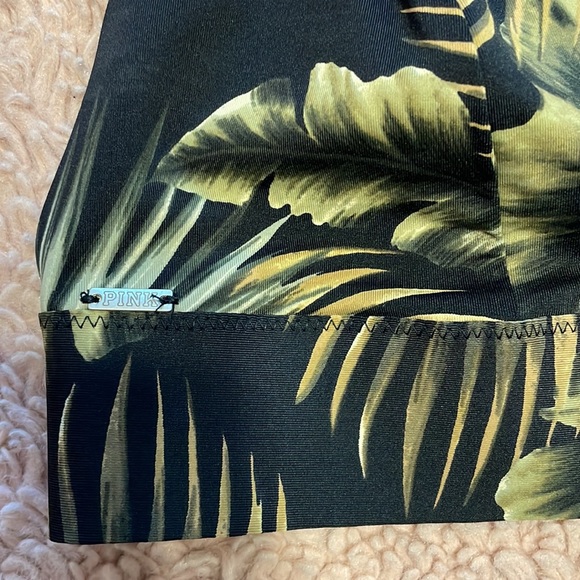 Like New - Picture 2 of 4